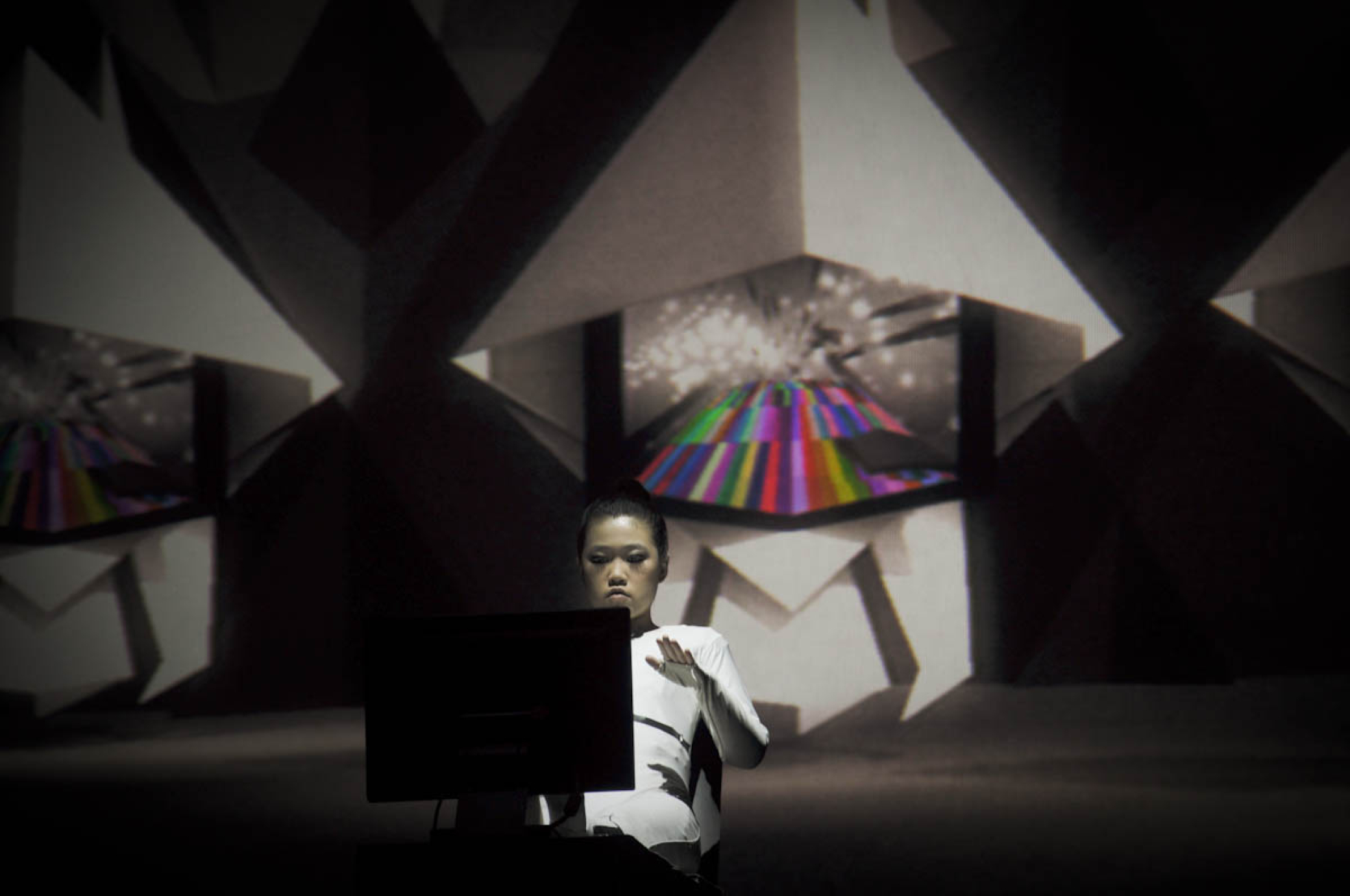 z-commonstage-01c.small